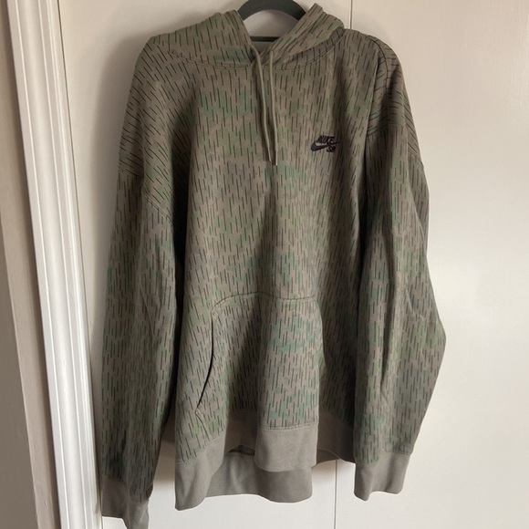 Camo Nike Hoodie - Picture 3 of 3
